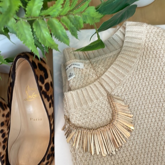 Banana republic short sleeve sweater - Picture 2 of 9